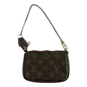 Louis Vuitton pouchette